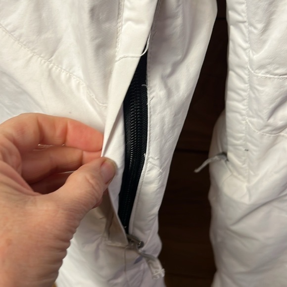 SPYDER Women’s WHITE SKI/SNOW PANT 6 pockets sled riding snowmobile outside - Picture 9 of 13